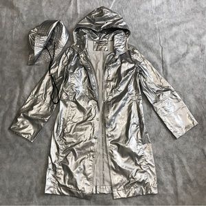Ilse Jacobsen silver raincoat + hat